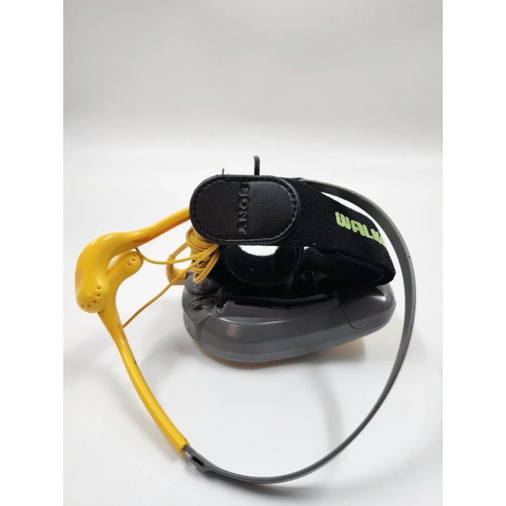 Sony Sports Walkman SRF-M78 FM AM Radio ArmBand Yellow MDR-W14 HeadphonesVintage